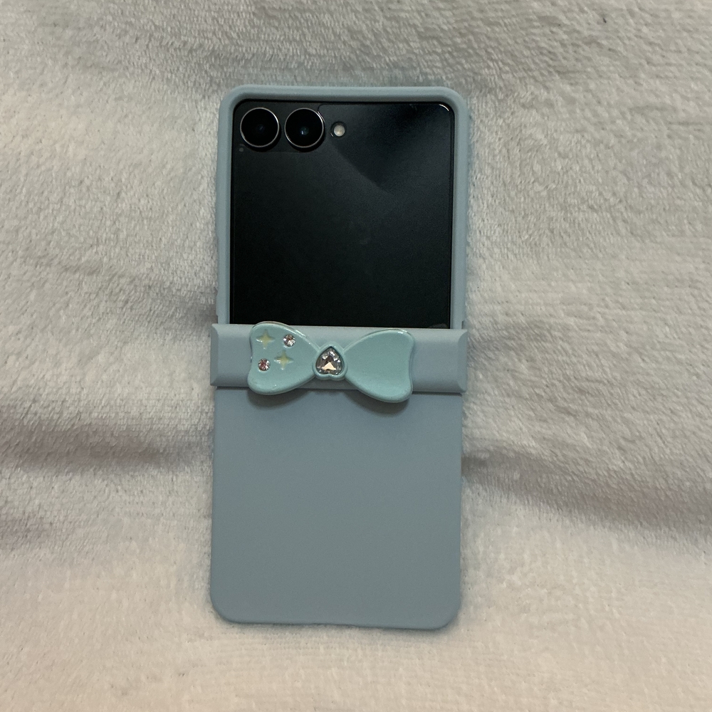 Galaxy Z Flip 7 Light Blue Phone Case with Decorative Bow